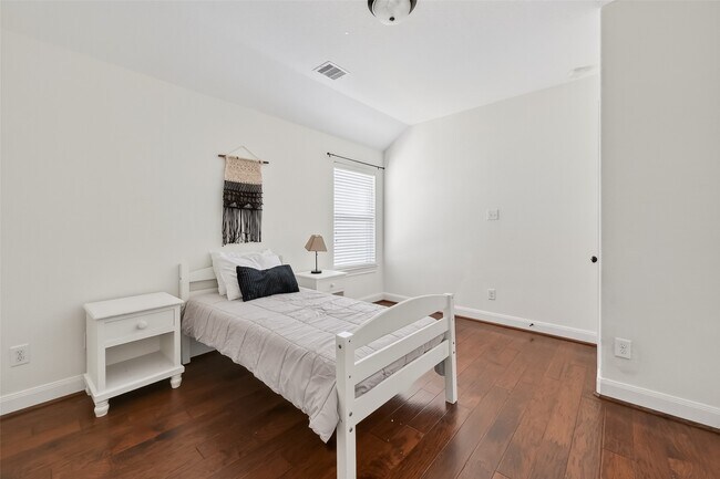 Building Photo - 99 Buck Trail Pl