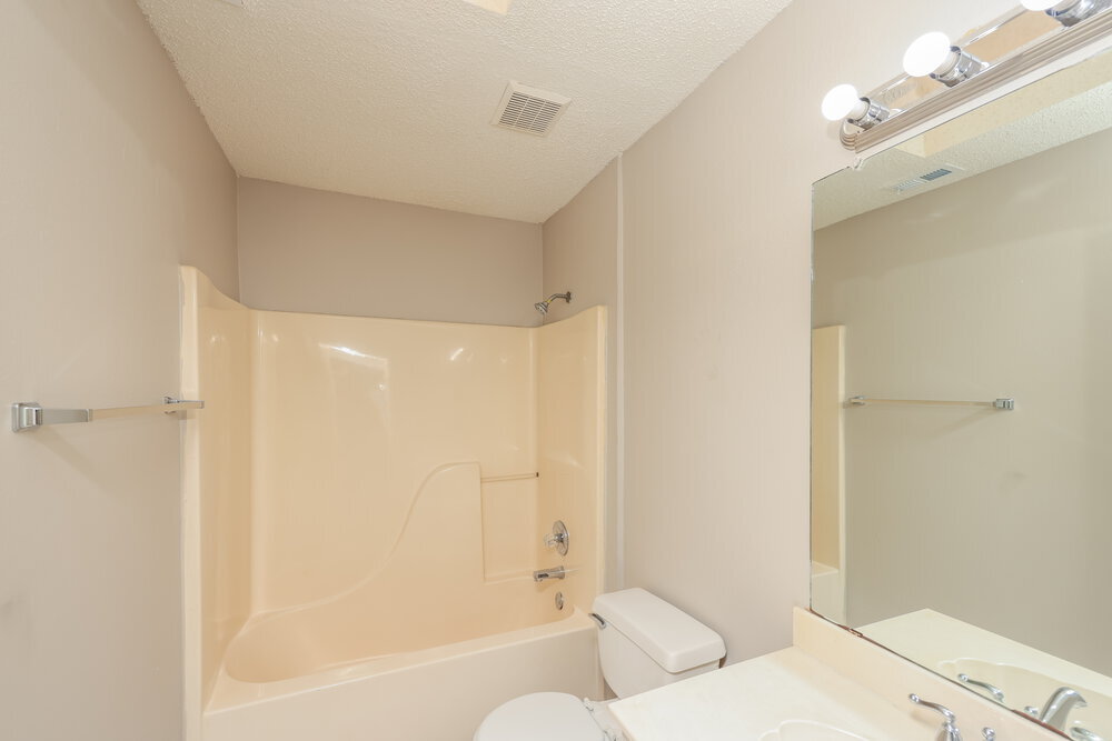 Building Photo - 1357 Meadow Creek Dr
