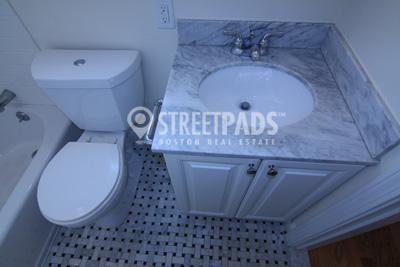 Building Photo - 2 bedroom in Cambridge MA 02138