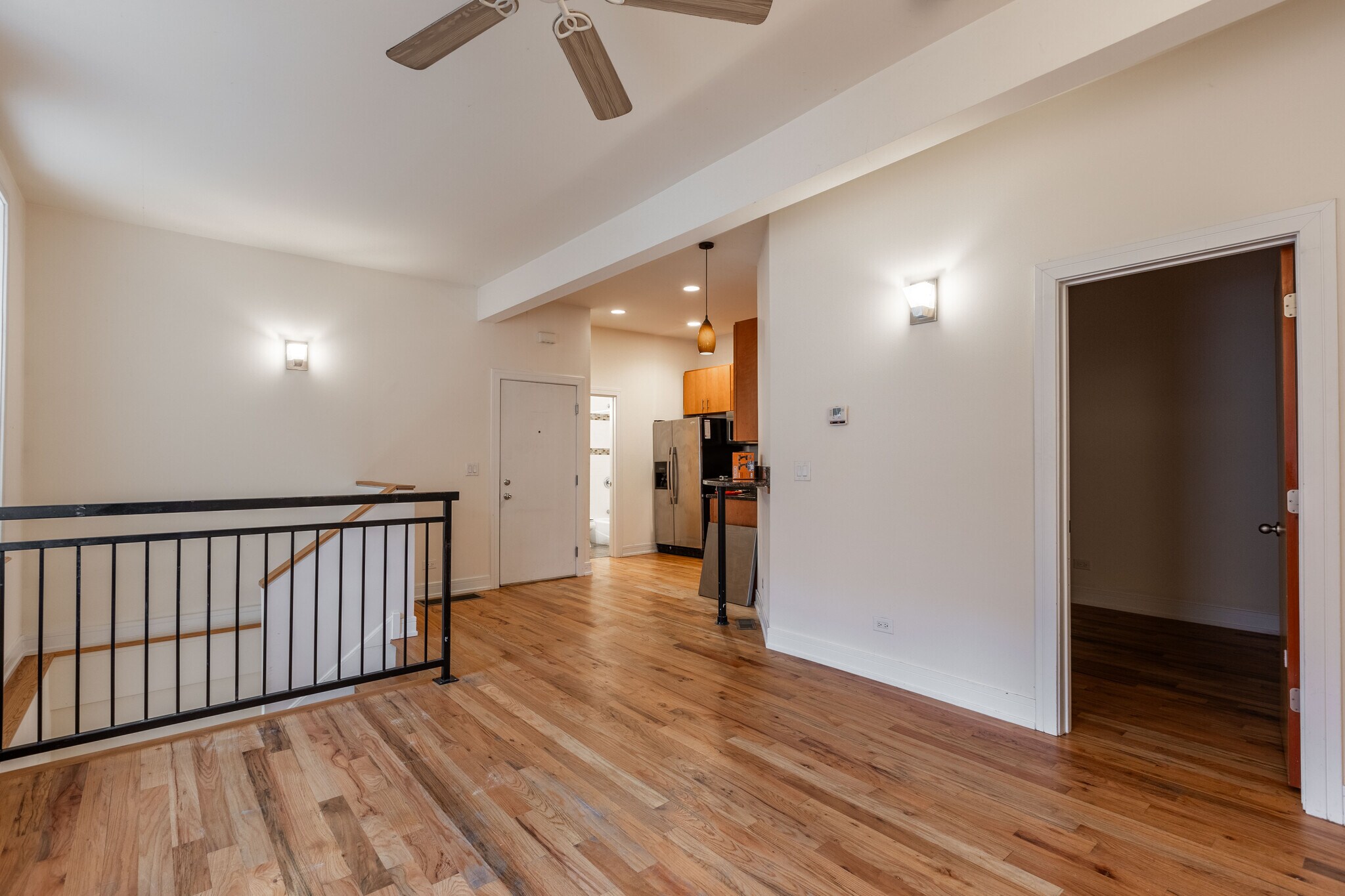 Building Photo - 2835 N Damen Ave