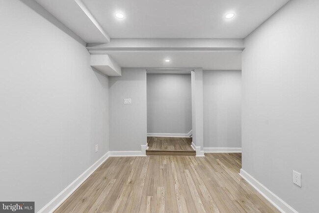 Building Photo - 1401 18th Pl SE