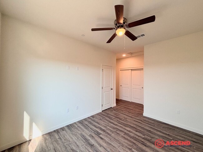 Building Photo - 6012 Curvy Hills Dr