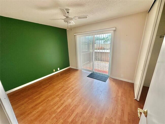 Building Photo - 256 Windmeadows St