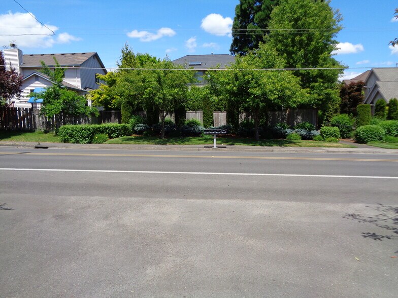 Building Photo - 17604 SW Bany Rd