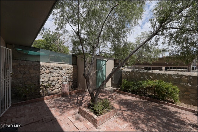 Building Photo - 257 Maricopa Dr