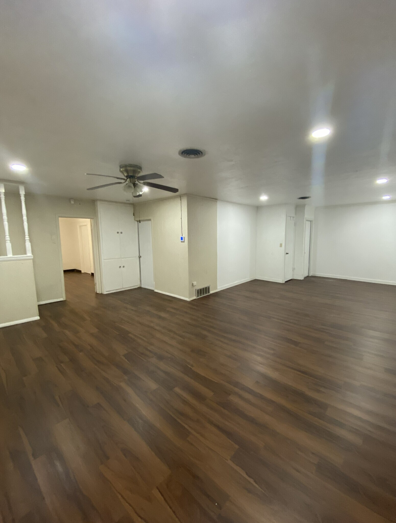 Building Photo - 310 S Sooner Rd