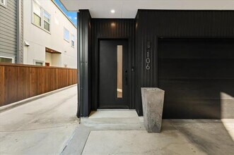 Building Photo - 2001 N Prairie Ave