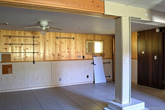 Building Photo - 25 Trotting Dr