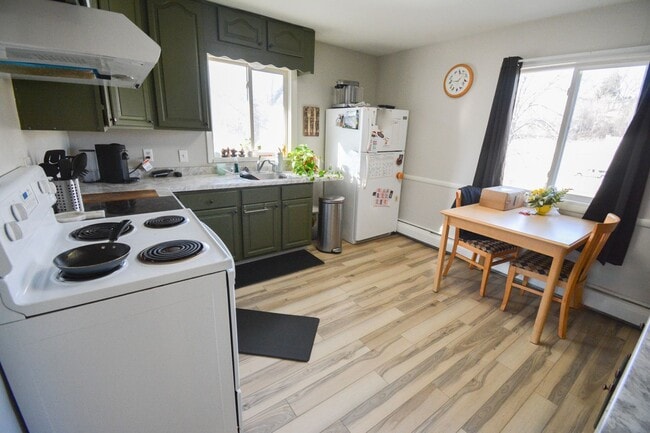 Building Photo - Charming 3-Bed, 1-Bath Home for Rent Near St Marys Hospital!