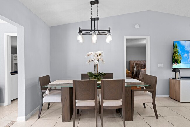 Building Photo - 3238 SW Constellation Rd