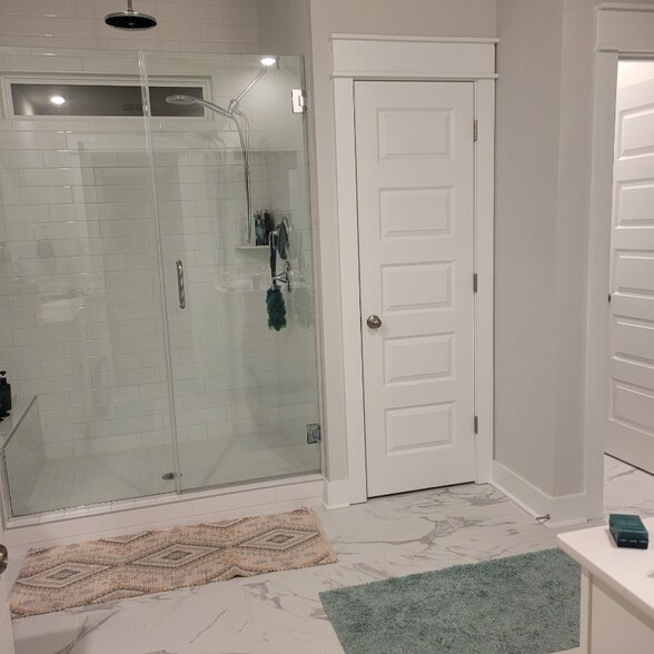 Building Photo - 201 Denham St