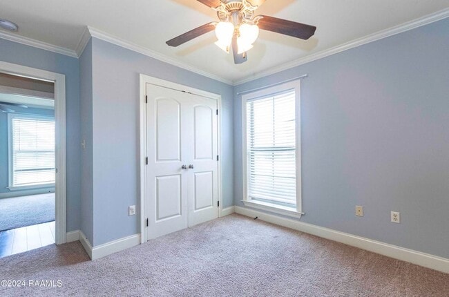 Building Photo - 3 bedroom, 2 bath home