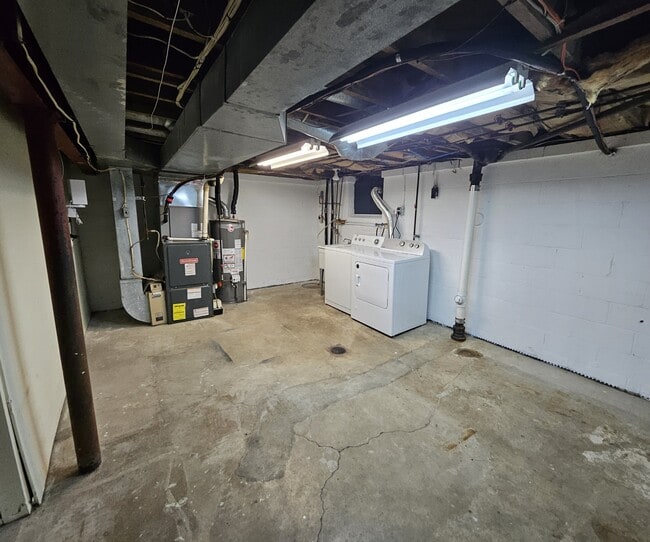 Building Photo - 855 Hamil Rd