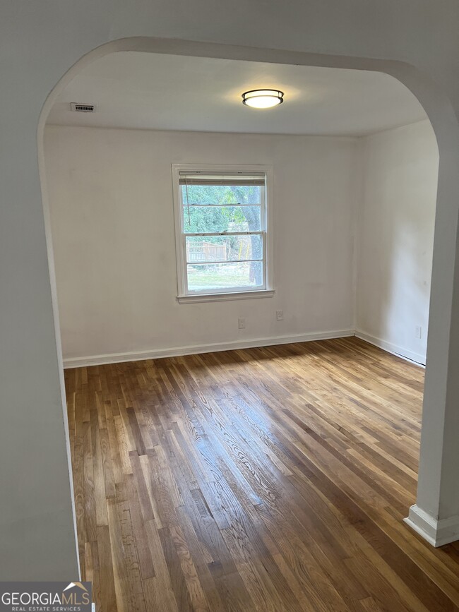 Building Photo - 1215 Westview Dr SW