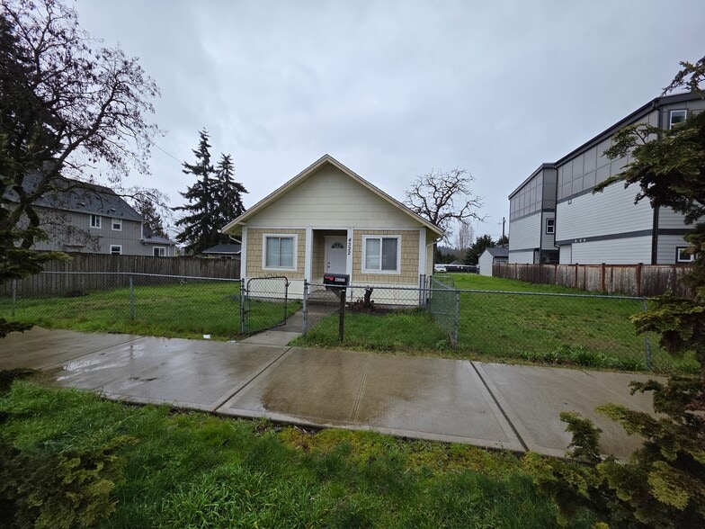 Building Photo - 4322 S Puget Sound Ave
