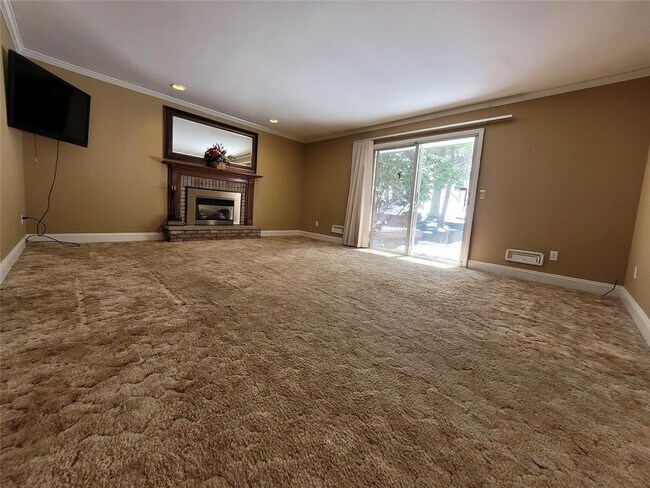 Building Photo - 45 Kenilworth Rd