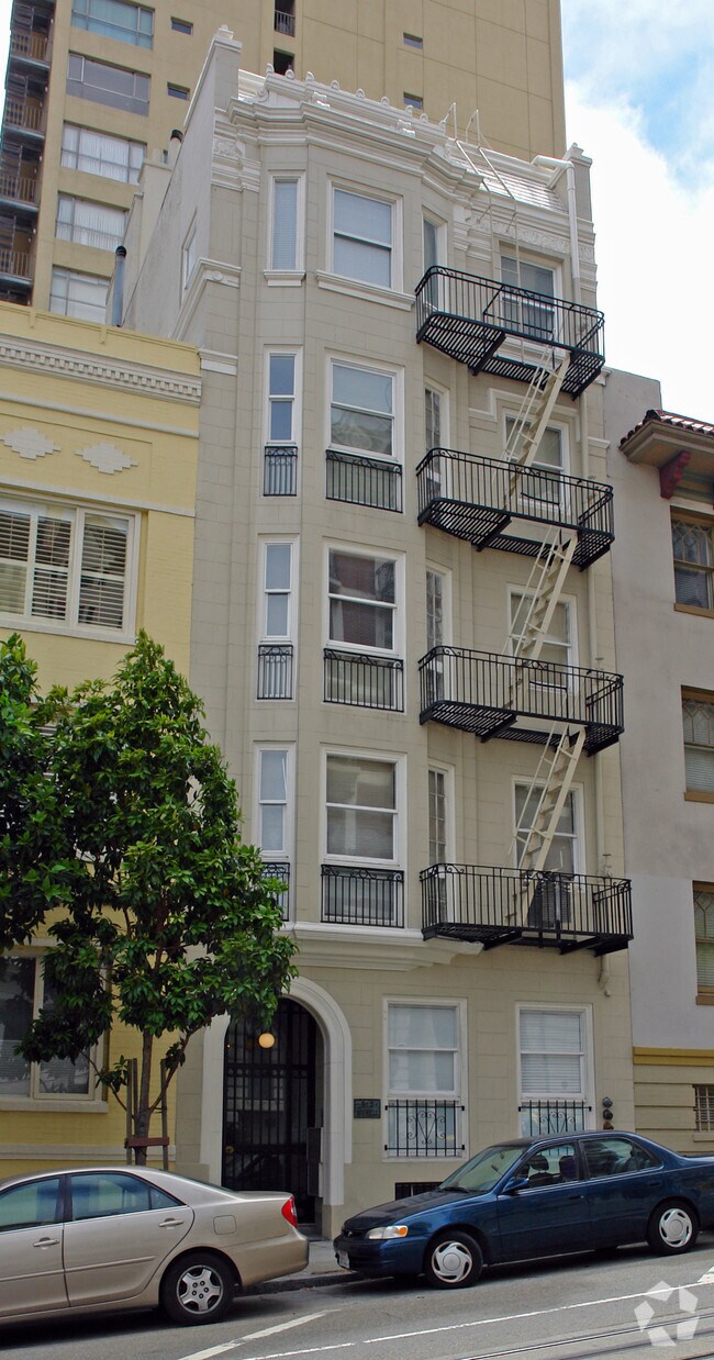 Building Photo - 912 Powell St