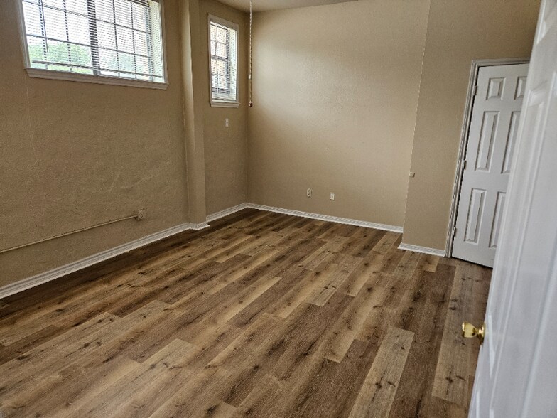 Building Photo - E. E Southcross