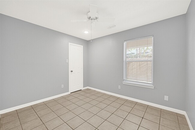 Building Photo - 26214 Cypresswood Dr