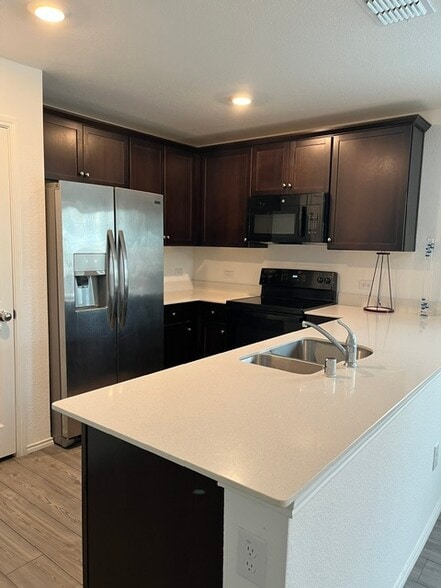 Building Photo - 5609 Timber Point Dr
