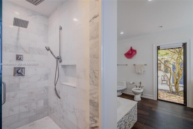 Building Photo - 8500 SW 70th St