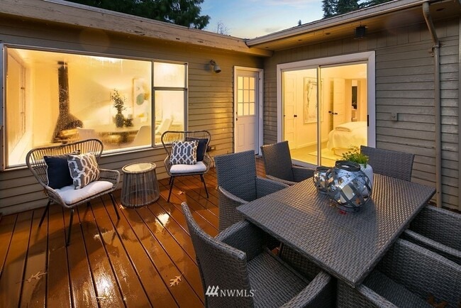 Building Photo - Charming 4BR 2BA Craftsman in Laurelhurst ...