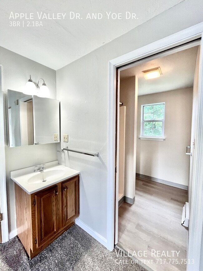 Building Photo - 914 Apple Valley Dr
