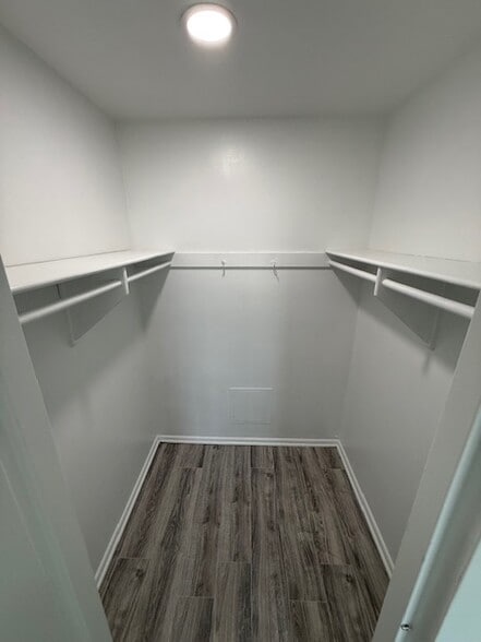 Building Photo - 2500 N Van Dorn St