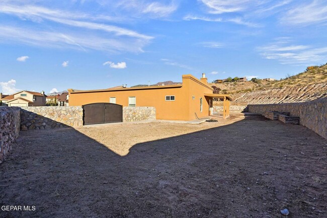 Building Photo - 1451 Senda Del Sol Ln