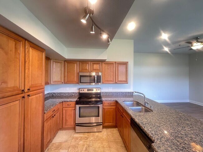 Building Photo - 7310 Westpointe Blvd