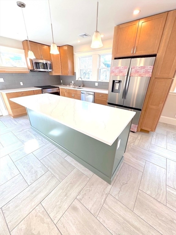 Building Photo - 14 White St