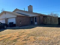Building Photo - 2507 Bermuda Dr