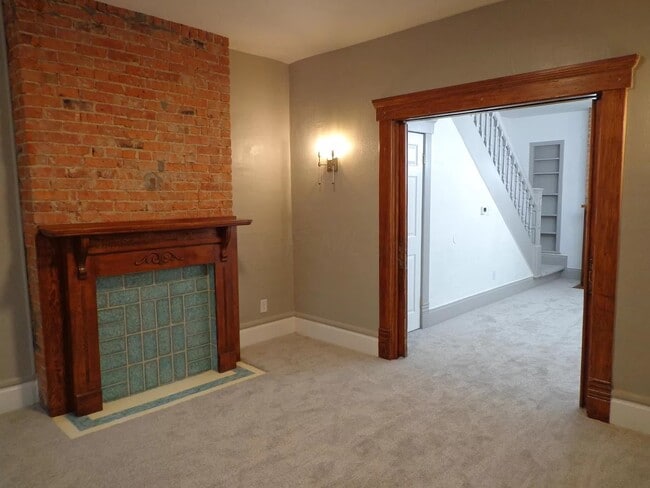 Building Photo - 557 E Whittier St