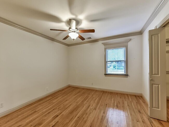 Building Photo - 5238 Ariel St