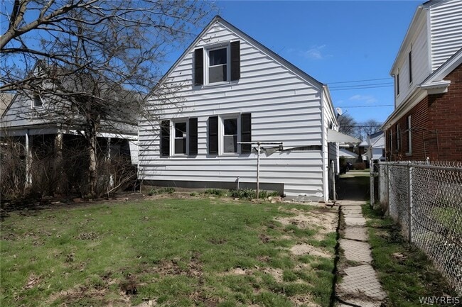 Building Photo - 420 25th St