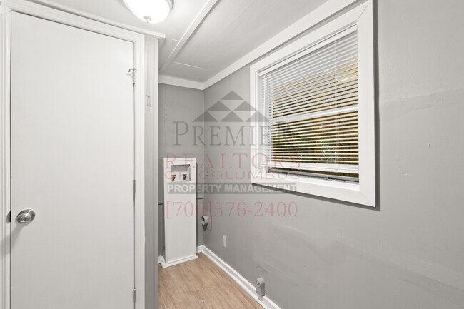 Building Photo - 617 32nd St