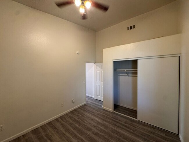 Building Photo - Beautiful home with option to expand