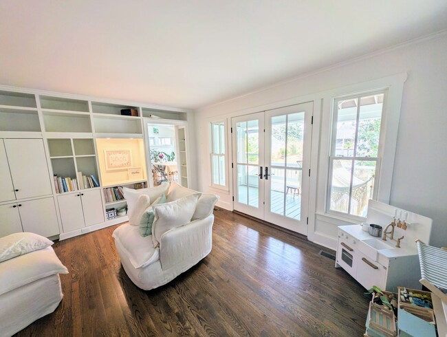 Building Photo - 7200 Airlie Pl
