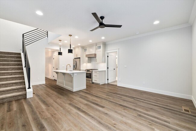 Building Photo - 3903 W Spring House Ln