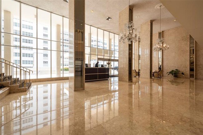 Building Photo - 4020 Galt Ocean Dr