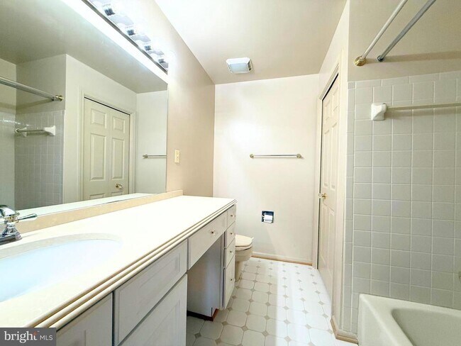 Building Photo - 10706 Kings Riding Way