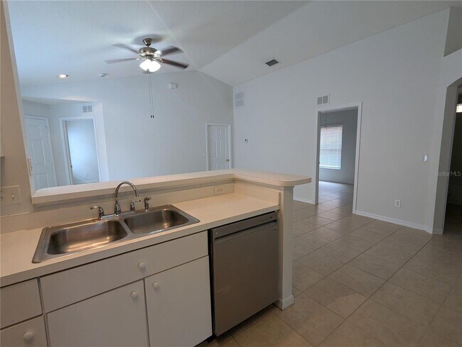 Building Photo - 5000 Anclote River St