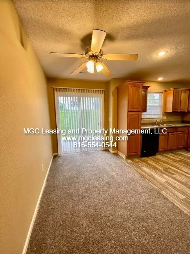 Building Photo - Enjoy Winter In Your Charming Townhome At Timber's East!