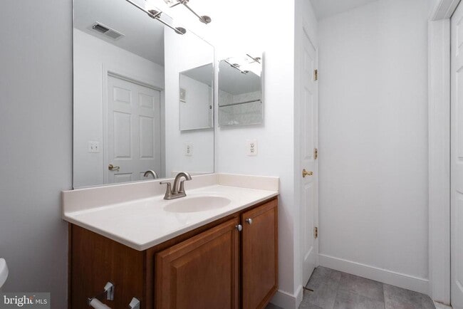 Building Photo - 8975 Harrover Pl