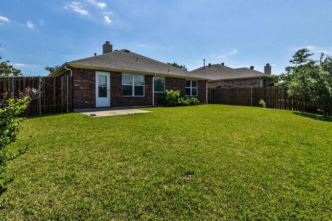 Building Photo - 2605 Cascade Cove Dr