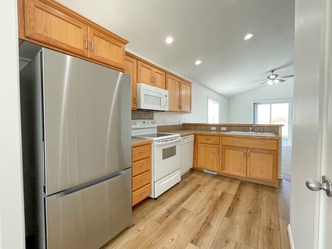 Building Photo - 10826 Hackberry St