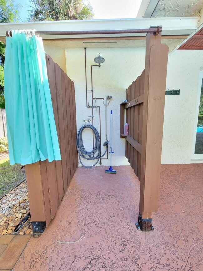 Building Photo - 1084 SE St Lucie Blvd