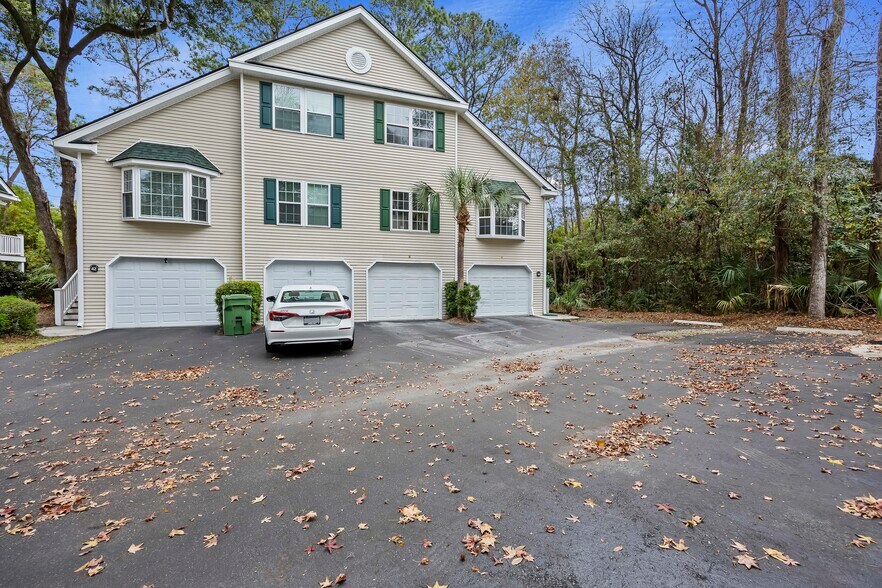 Building Photo - 40 Brittany Pl