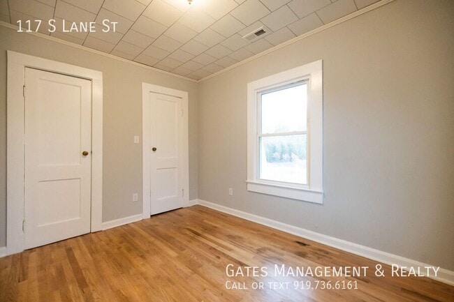 Building Photo - 117 S Lane St