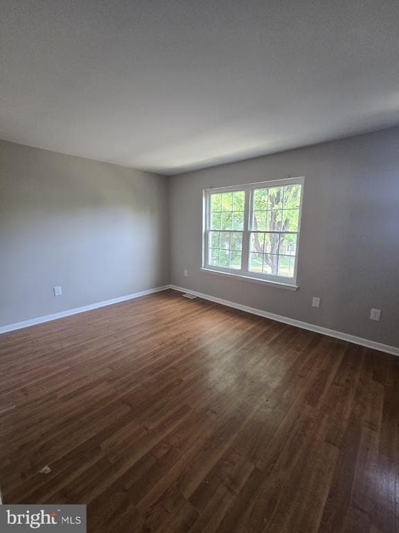 Building Photo - 8126 Londonderry Ct